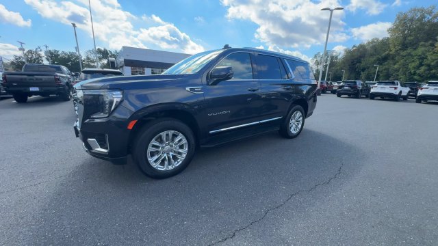 Certified 2023 GMC Yukon SLT w/ SLT Premium Package AWD/4WD image 4