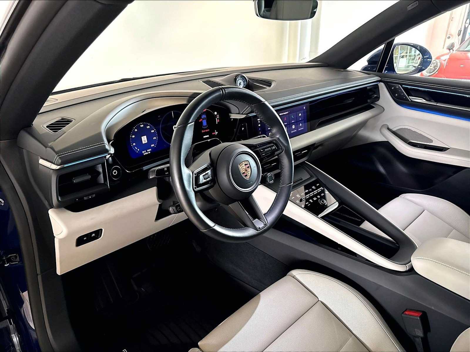 Used 2026 Porsche Macan 4 Electric AWD/4WD image 7