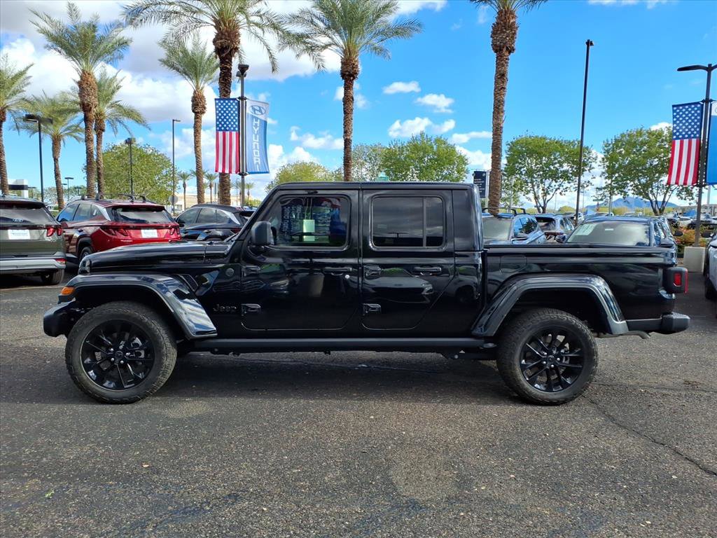 Used 2025 Jeep Gladiator Sport image 8