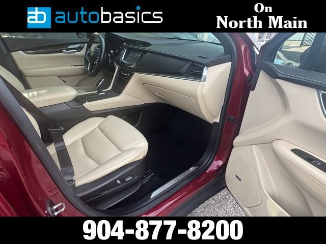 Used 2017 Cadillac XT5 FWD image 30