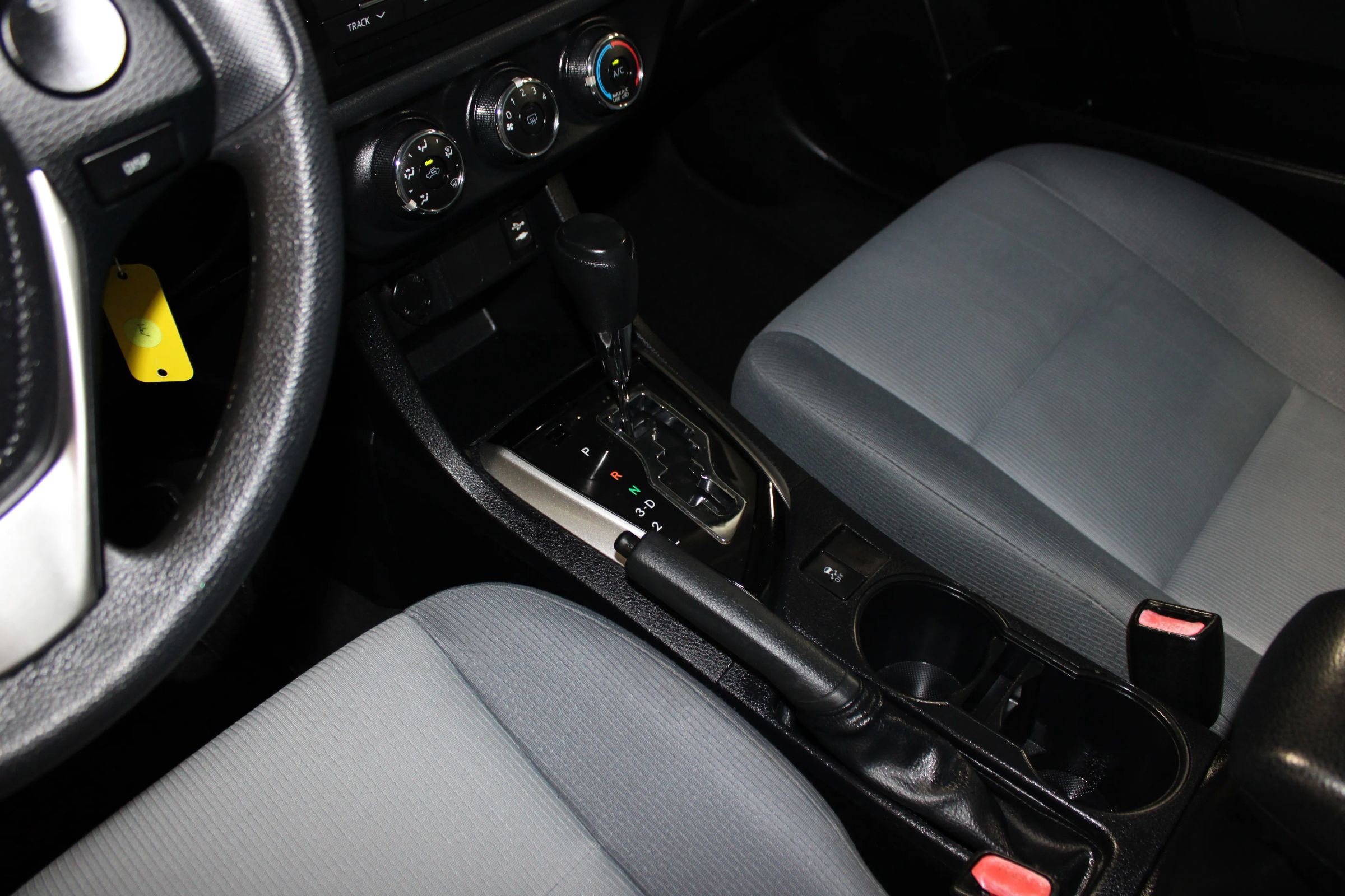 Used 2014 Toyota Corolla L FWD image 18