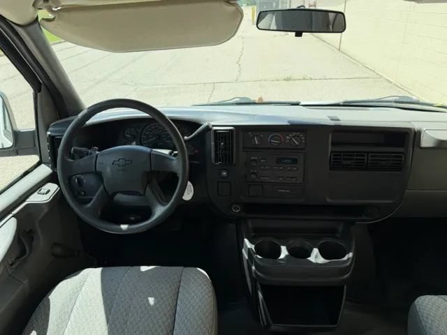 Used 2007 Chevrolet Express 1500 RWD image 25