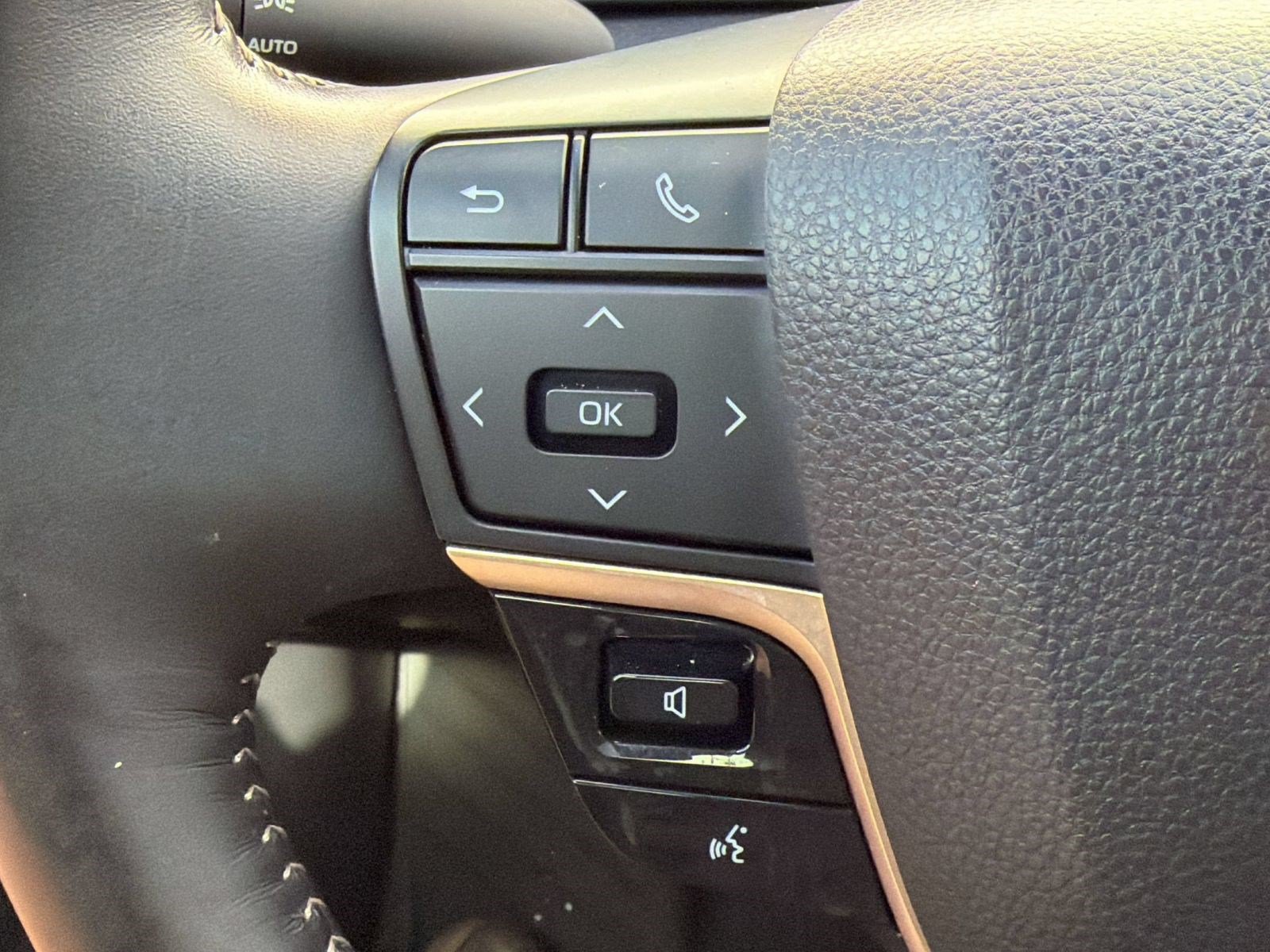 Used 2024 Toyota Crown AWD/4WD image 17