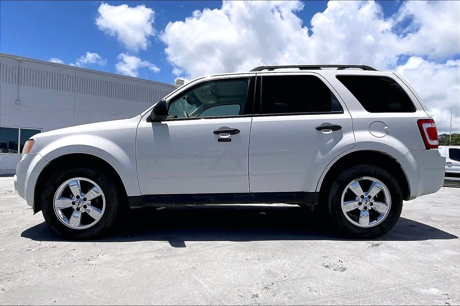 Used 2011 Ford Escape XLT w/ 203A Rapid Spec Order Code AWD/4WD image 3