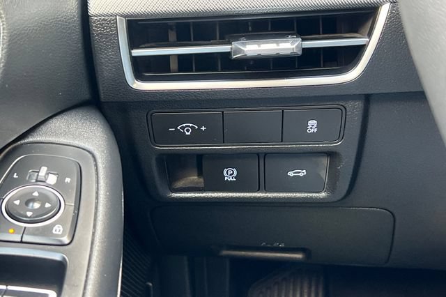 Used 2025 Hyundai Sonata SEL FWD image 33