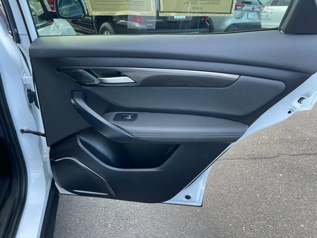 Used 2023 VinFast VF 8 Eco image 9