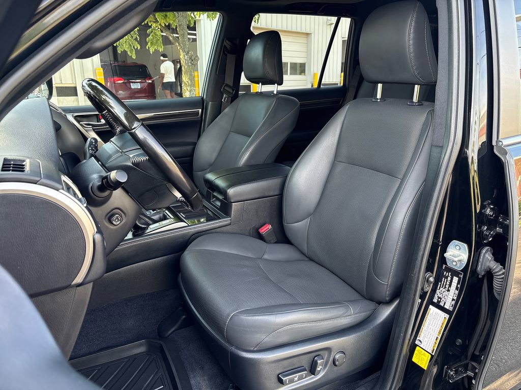 Used 2020 Lexus GX 460 Premium w/ Premium Package AWD/4WD image 14