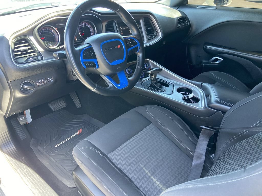 Used 2019 Dodge Challenger SXT RWD image 6