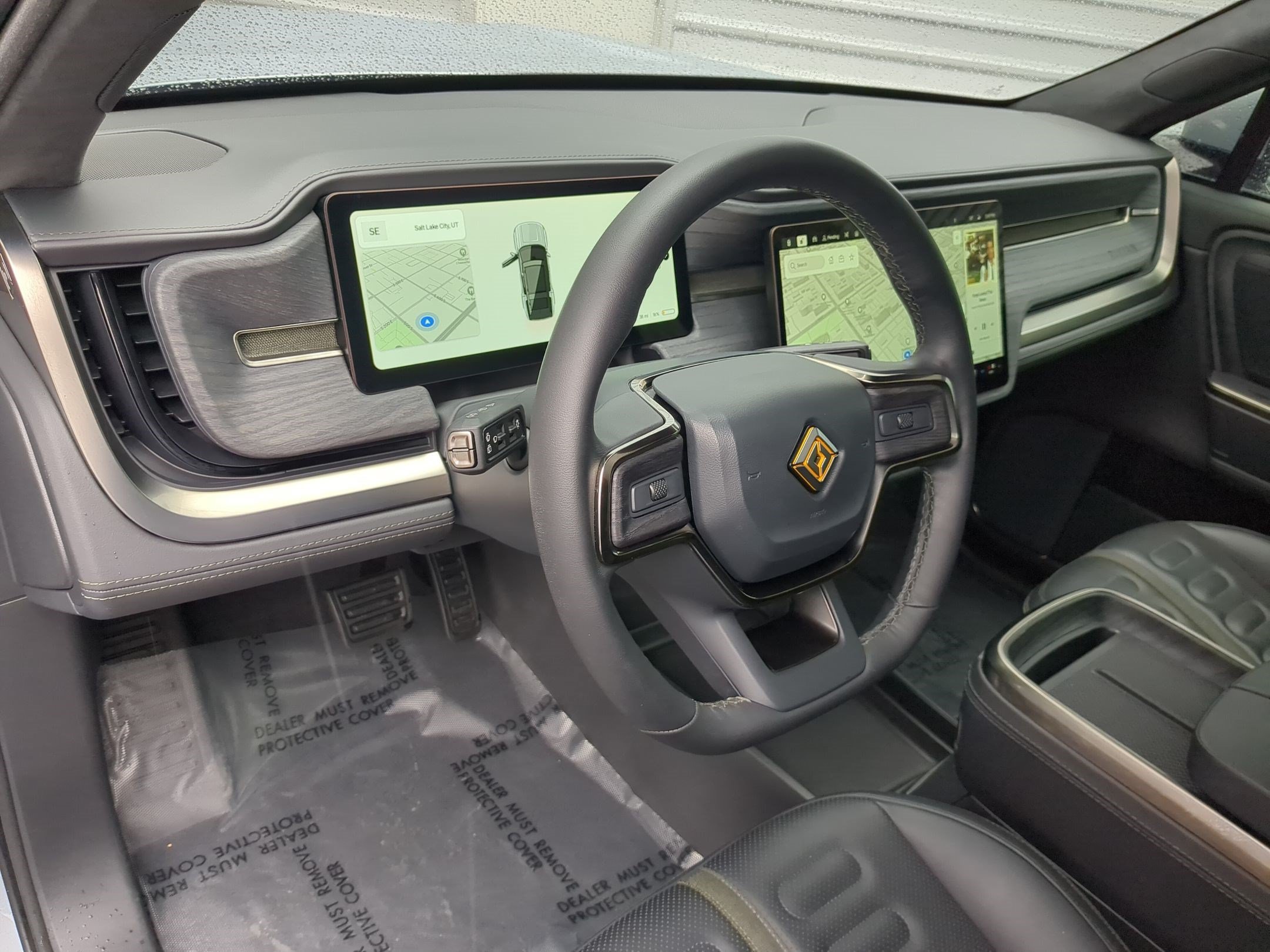 Used 2025 Rivian R1S Adventure Dual AWD/4WD image 15