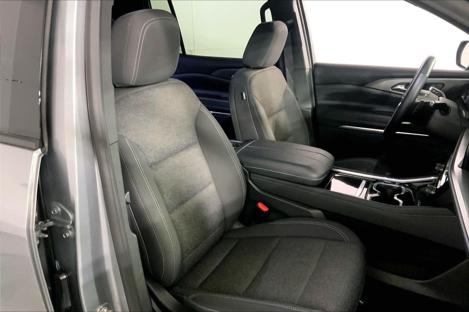 Used 2024 Chevrolet Traverse LT AWD/4WD image 8