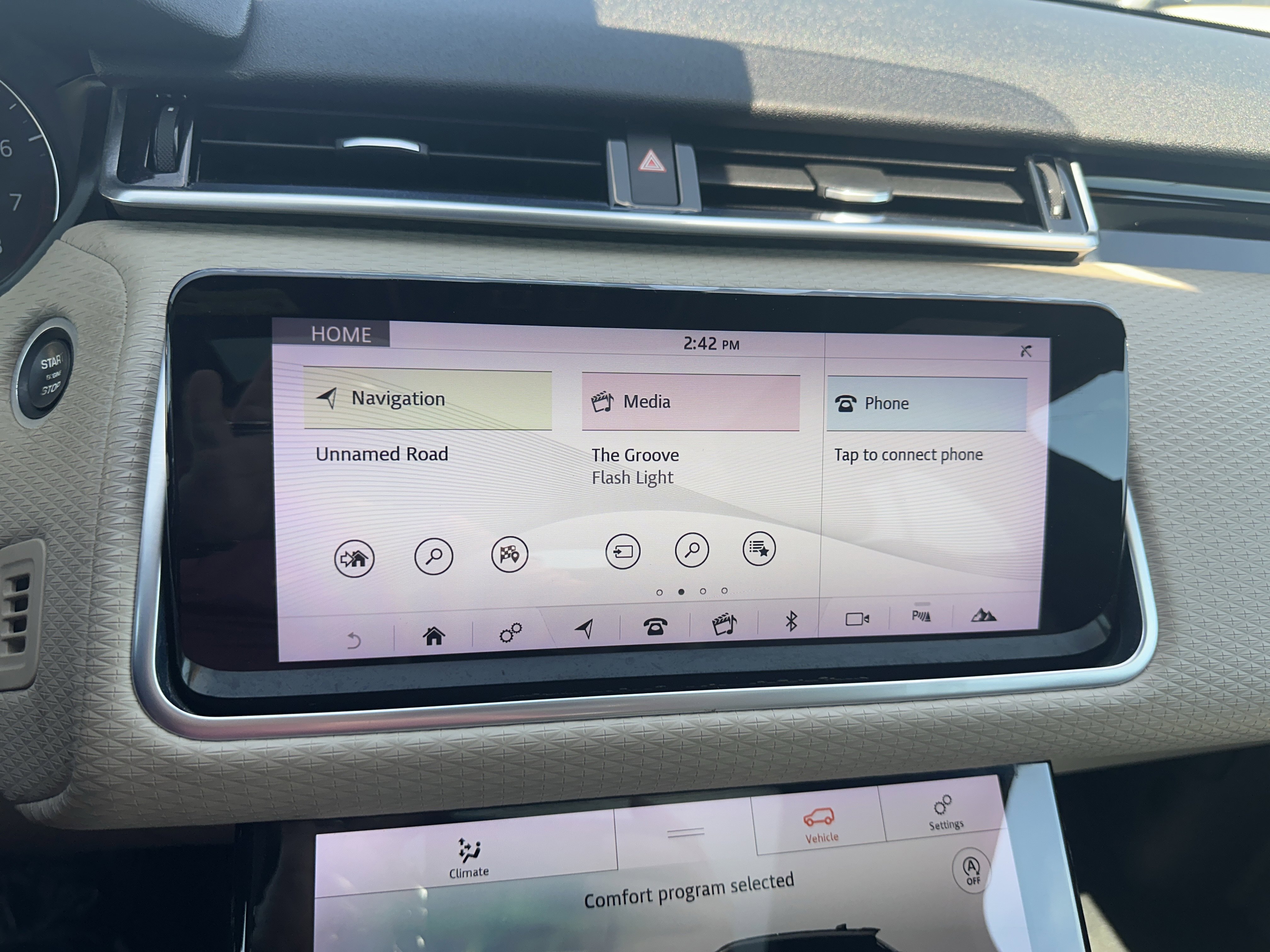 Used 2020 Land Rover Range Rover Velar S image 23