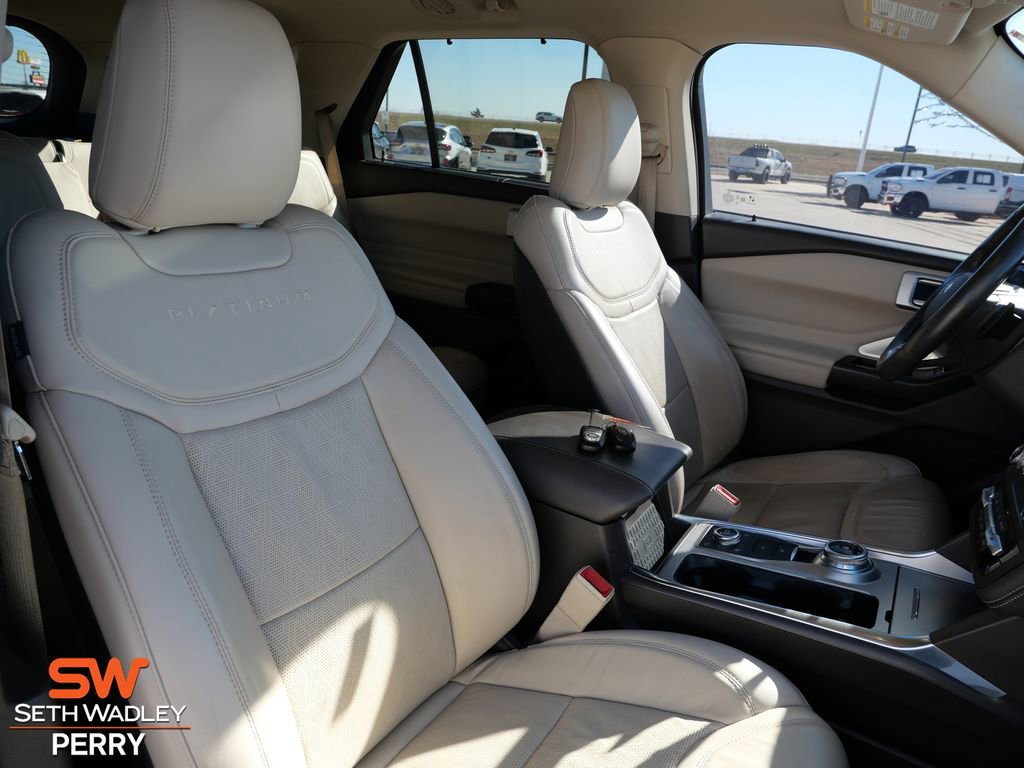 Certified 2020 Ford Explorer Platinum w/ Premium Technology Package image 18