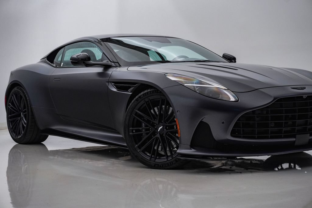 Used 2024 Aston Martin DB12 Coupe RWD image 2