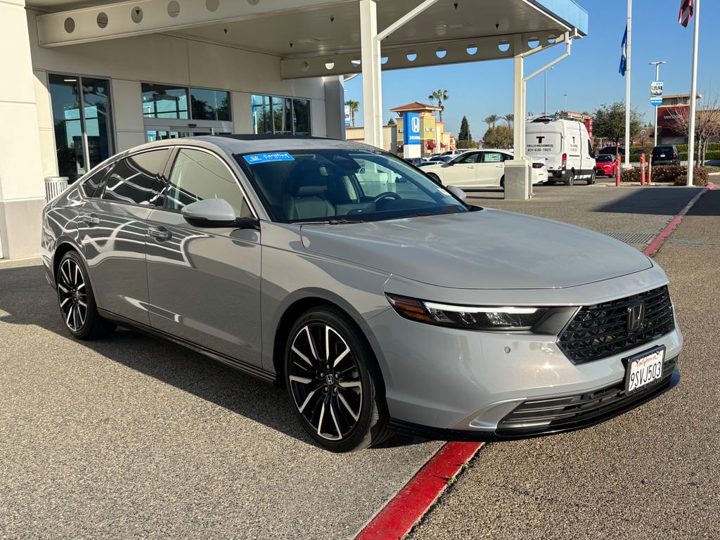 Used 2025 Honda Accord Touring image 3