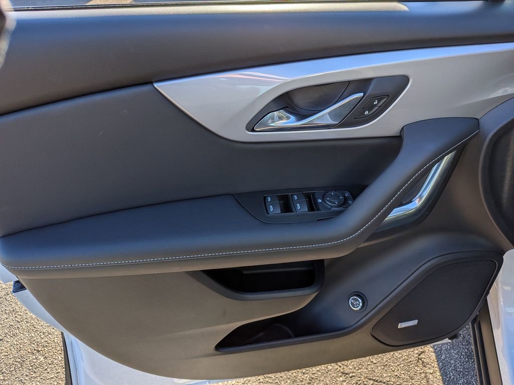 Used 2025 Chevrolet Blazer LT w/ Sound & Technology Package image 12