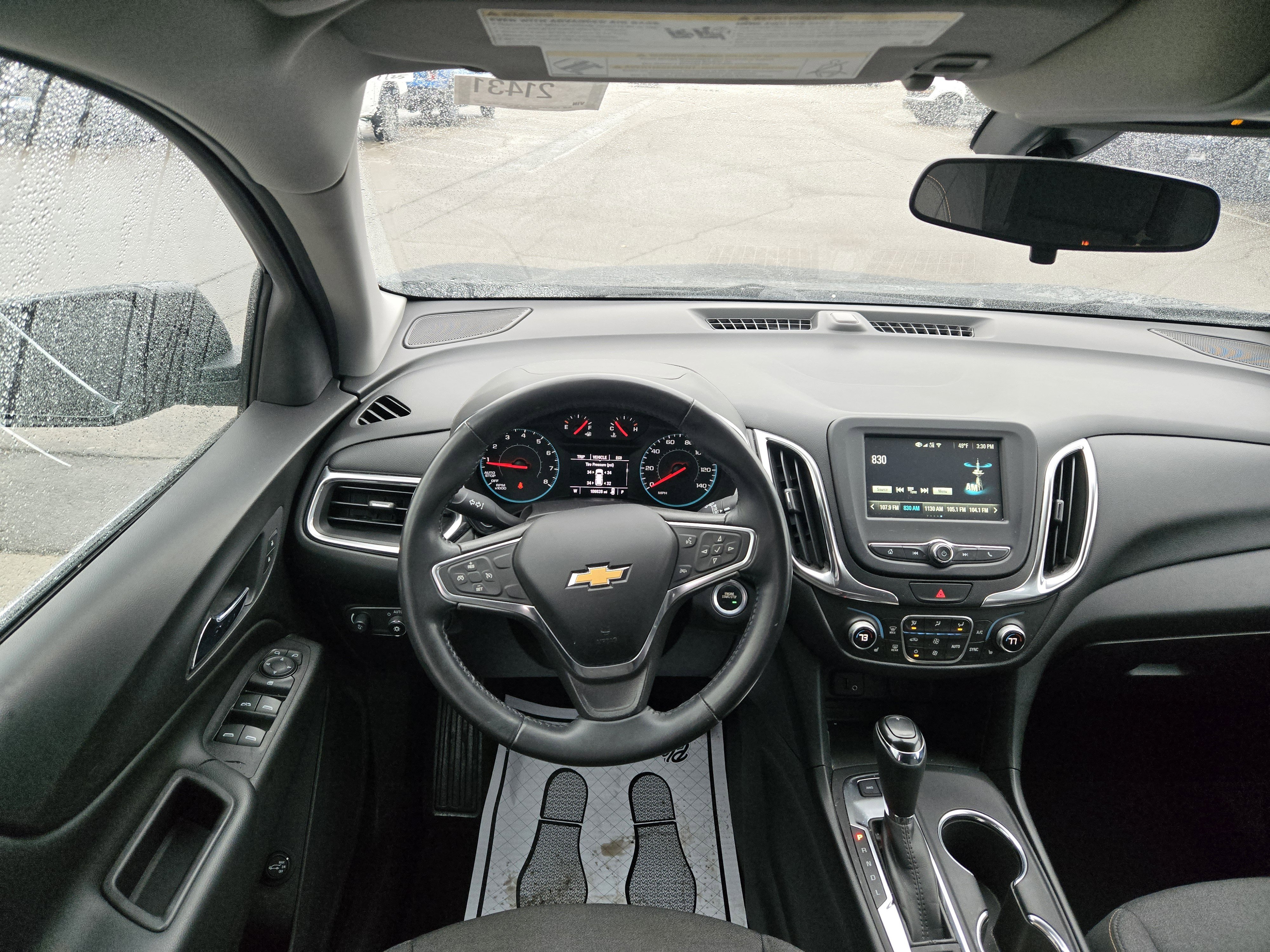 Used 2018 Chevrolet Equinox LT image 2