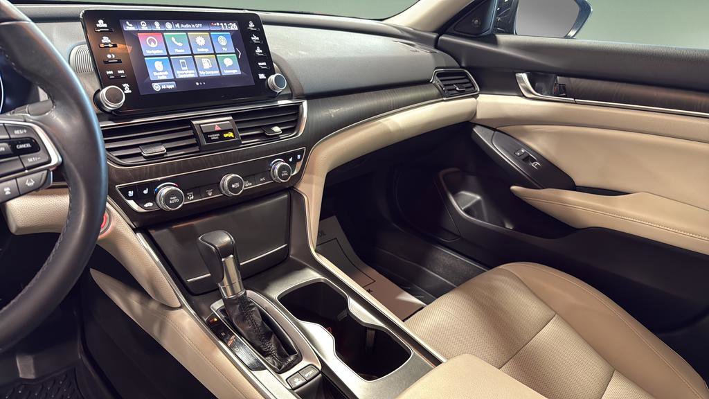 Used 2018 Honda Accord Touring image 25
