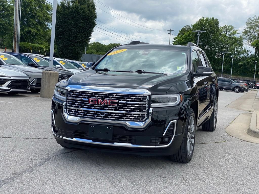Used 2023 GMC Acadia Denali w/ Denali Ultimate Package AWD/4WD image 3