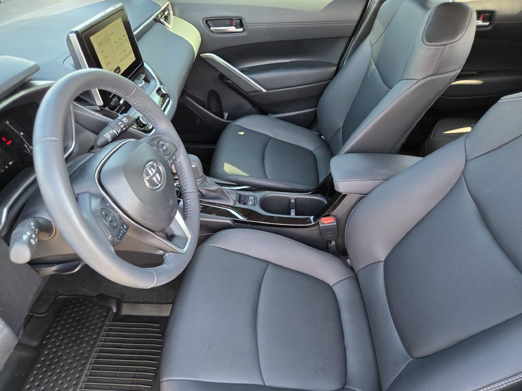 Used 2024 Toyota Corolla Cross XLE w/ Convenience Package AWD/4WD image 8