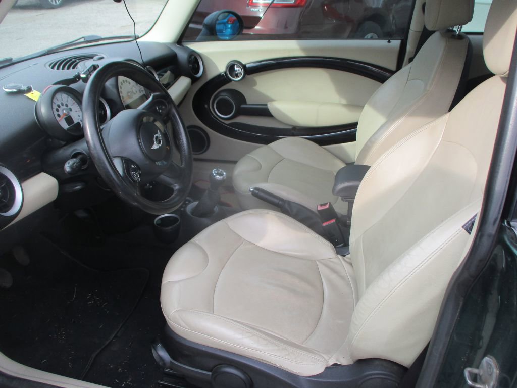 Used 2011 MINI Cooper Hardtop FWD image 9