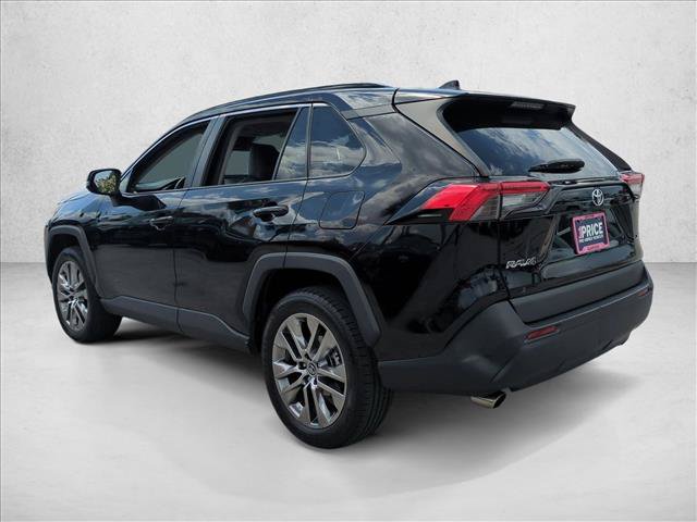 Used 2020 Toyota RAV4 XLE Premium FWD image 8