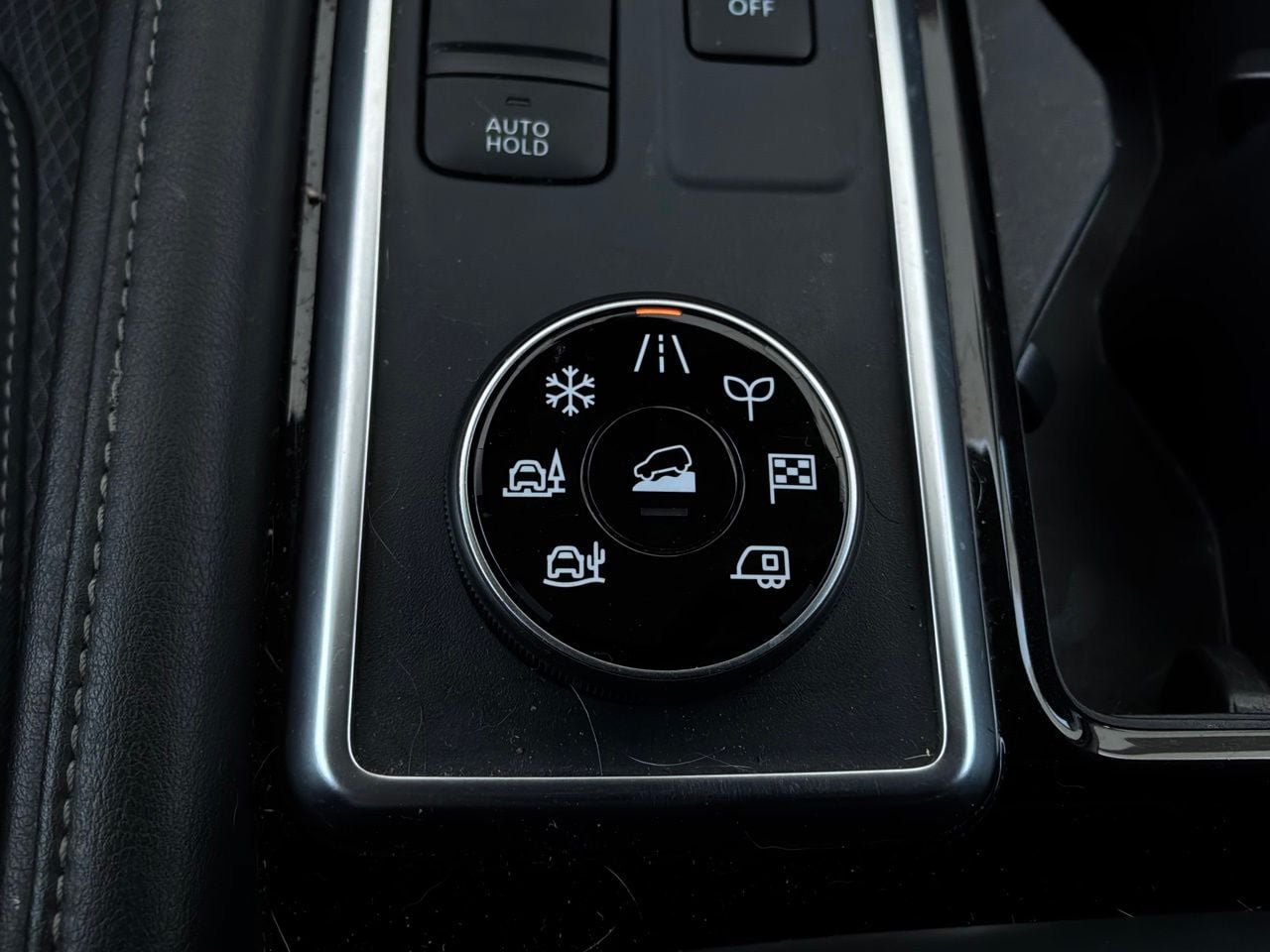 Used 2025 Nissan Pathfinder SV AWD/4WD image 25