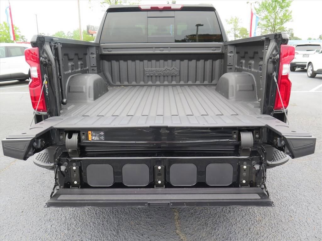 Used 2024 Chevrolet Silverado 1500 High Country w/ High Country Premium Package image 17