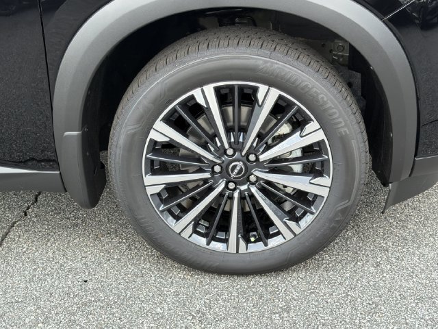 New 2026 Nissan Pathfinder Platinum FWD image 14