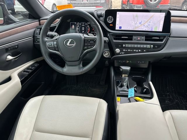 Used 2024 Lexus ES 350 w/ Premium Package image 17