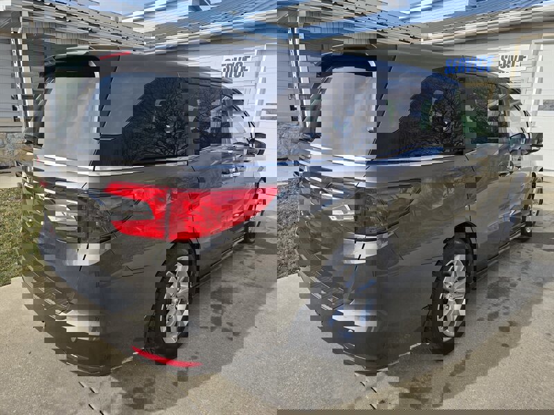 Used 2018 Honda Odyssey EX-L image 3