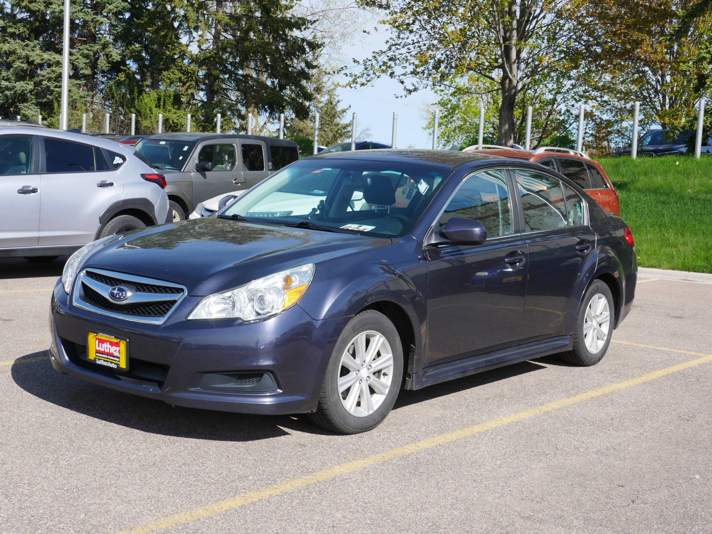 Used 2010 Subaru Legacy 2.5i Premium AWD/4WD image 3