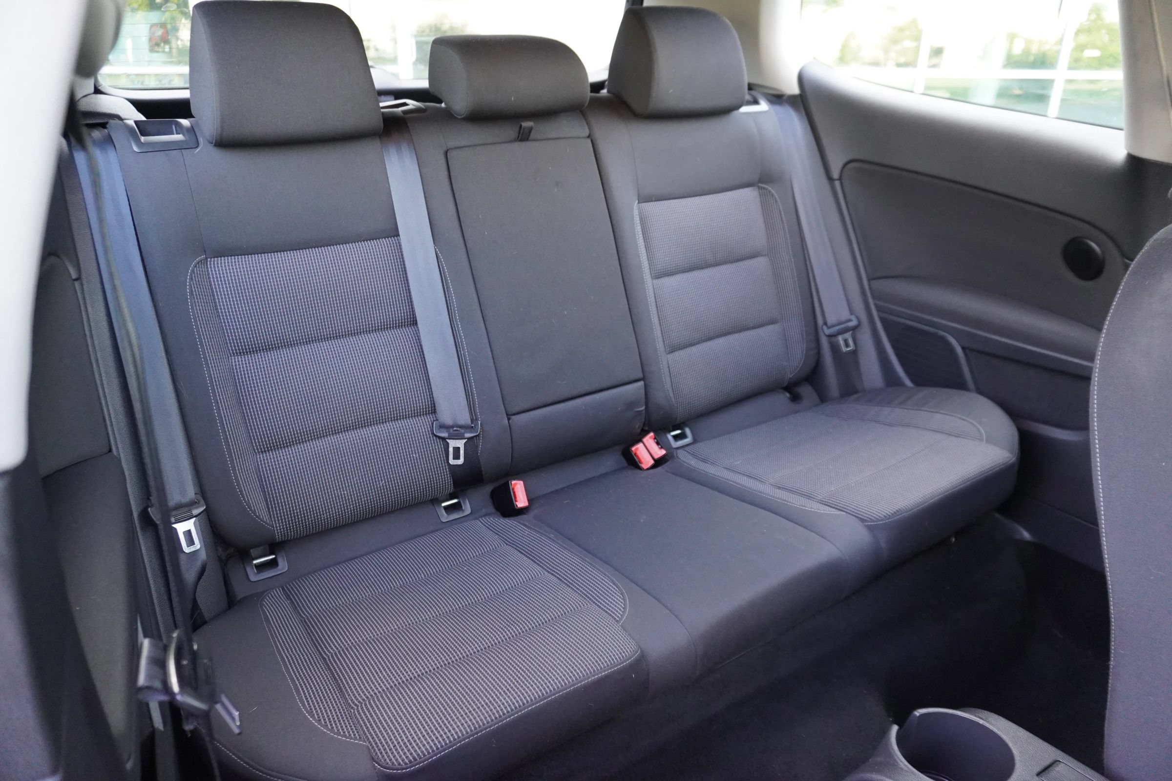 Used 2011 Volkswagen Golf 2-Door FWD image 12