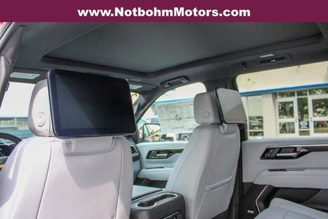 New 2025 Chevrolet Suburban Premier image 15