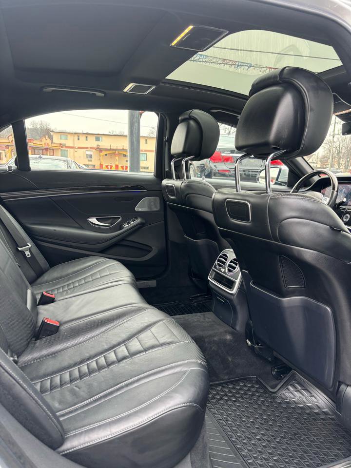 Used 2018 Mercedes-Benz S 560 4MATIC Sedan image 12