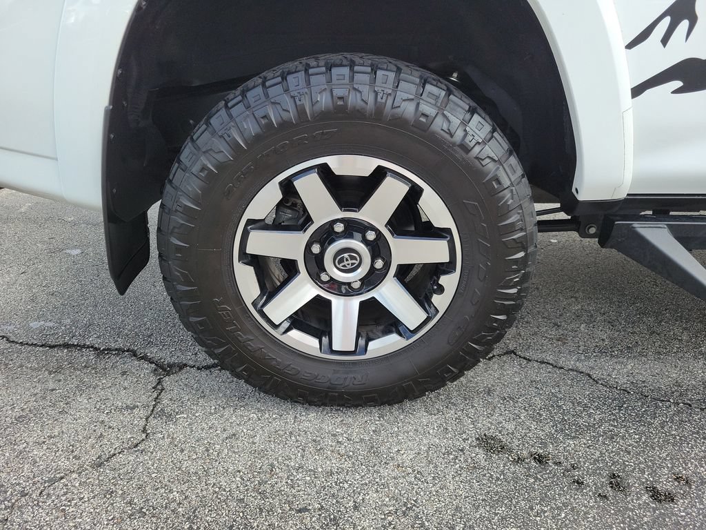 Used 2024 Toyota 4Runner SR5 Premium w/ Moonroof Package AWD/4WD image 5