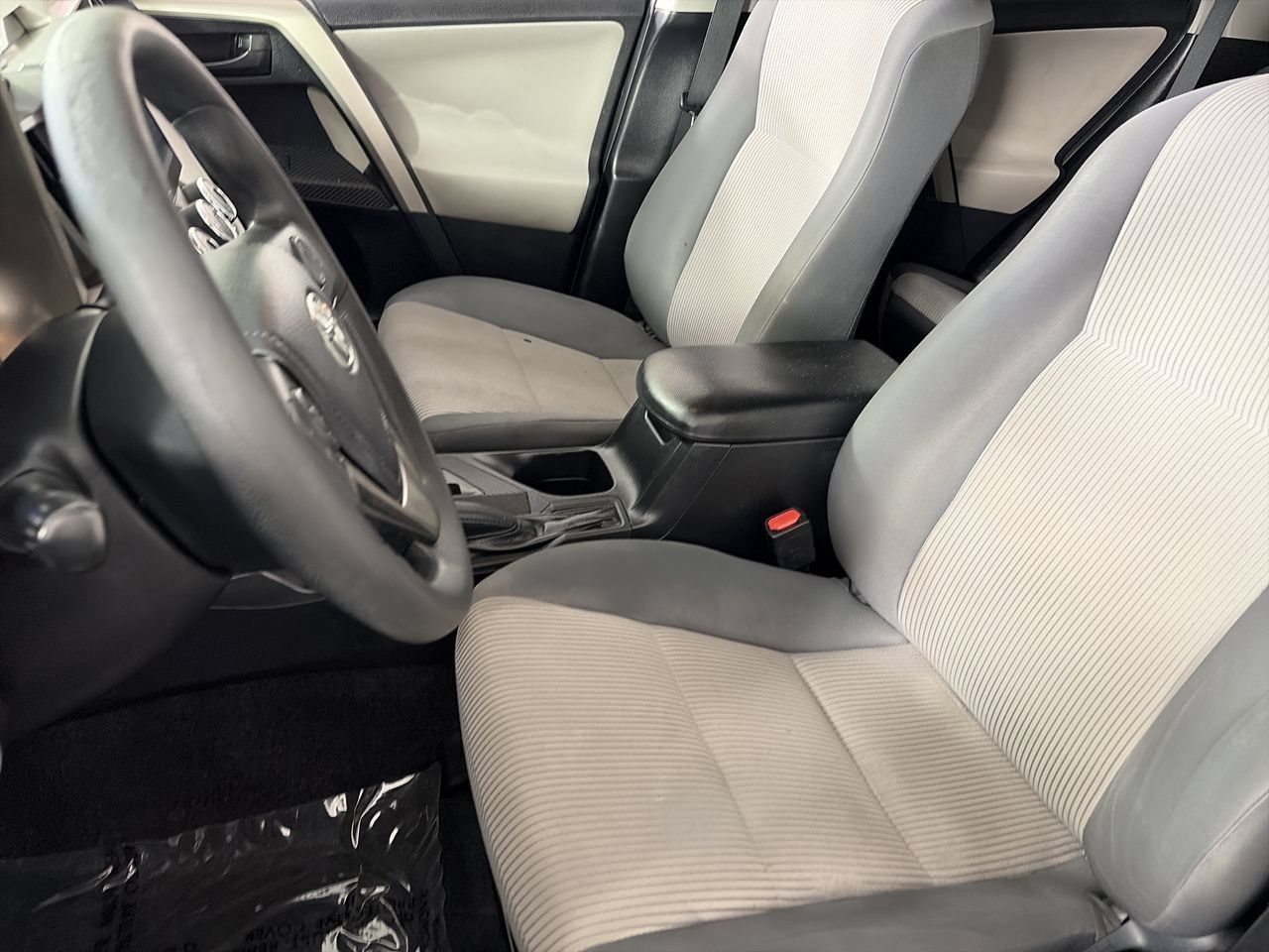 Used 2015 Toyota RAV4 LE FWD image 19