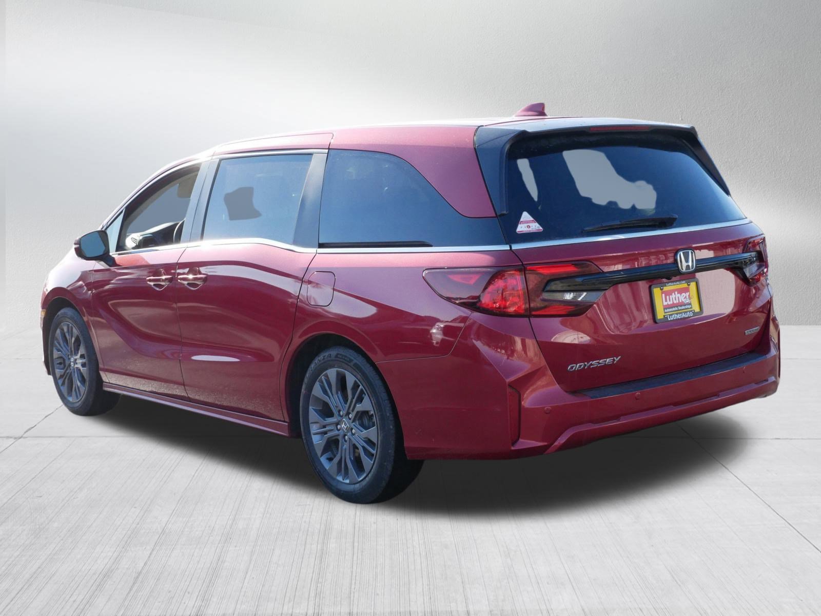 Certified 2026 Honda Odyssey Touring image 5