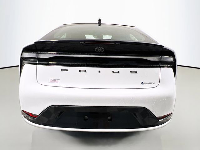 New 2026 Toyota Prius Plug-In Hybrid FWD image 4