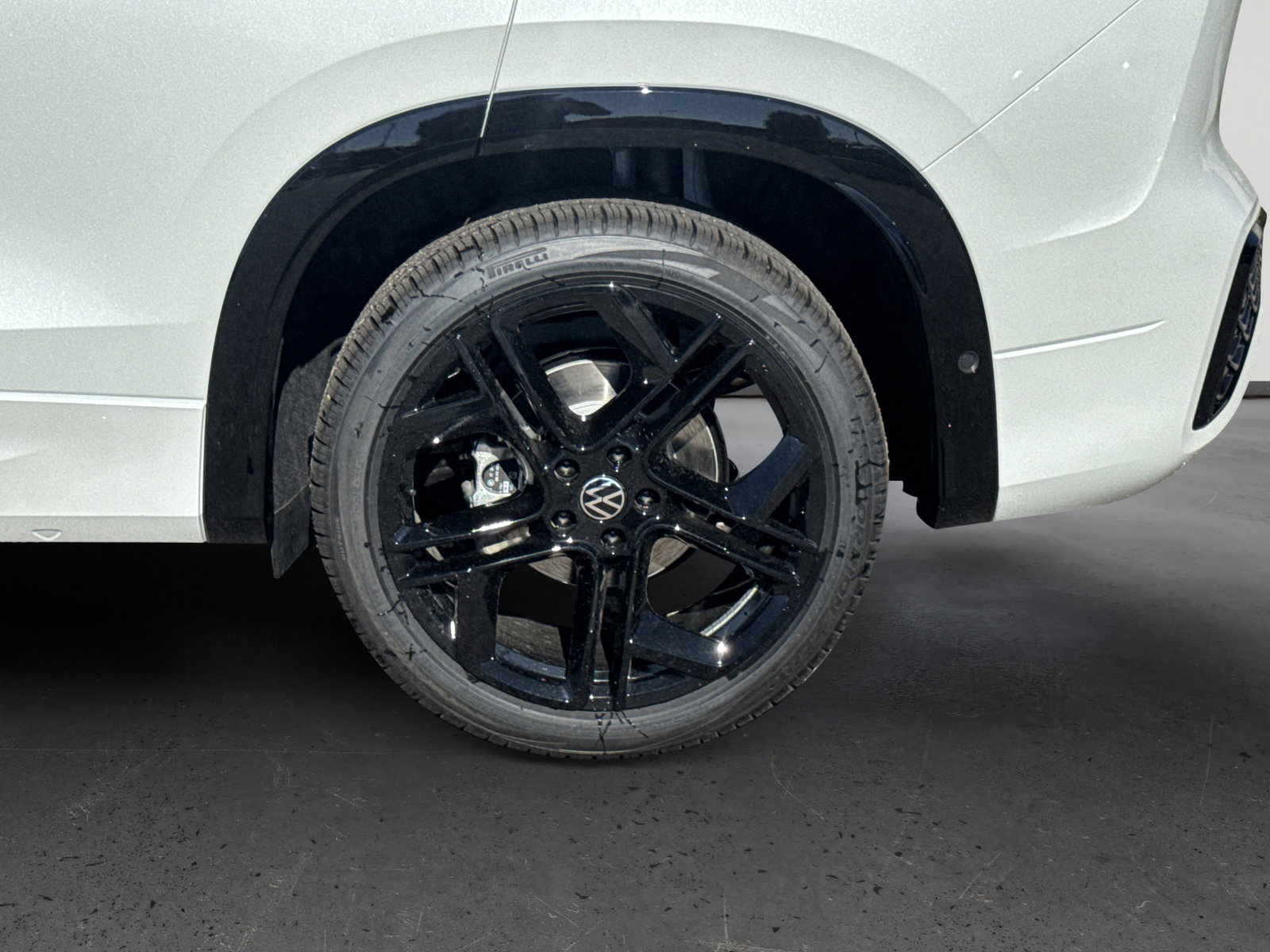 New 2026 Volkswagen Tiguan SE R-Line image 10