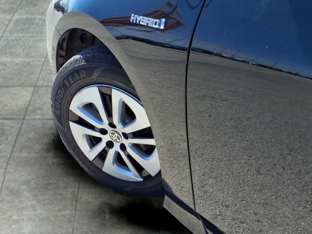 Used 2018 Toyota Prius Two w/ Prius Two Safety Plus Package FWD image 10