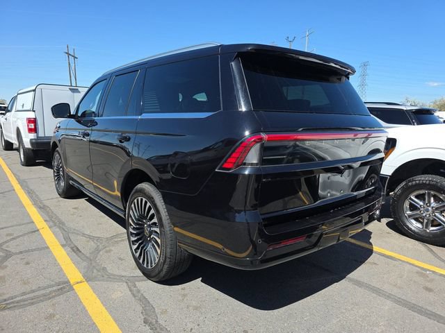 Used 2025 Lincoln Navigator Reserve AWD/4WD image 4