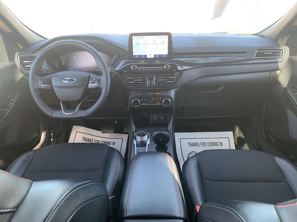 Used 2025 Ford Escape ST-Line image 18