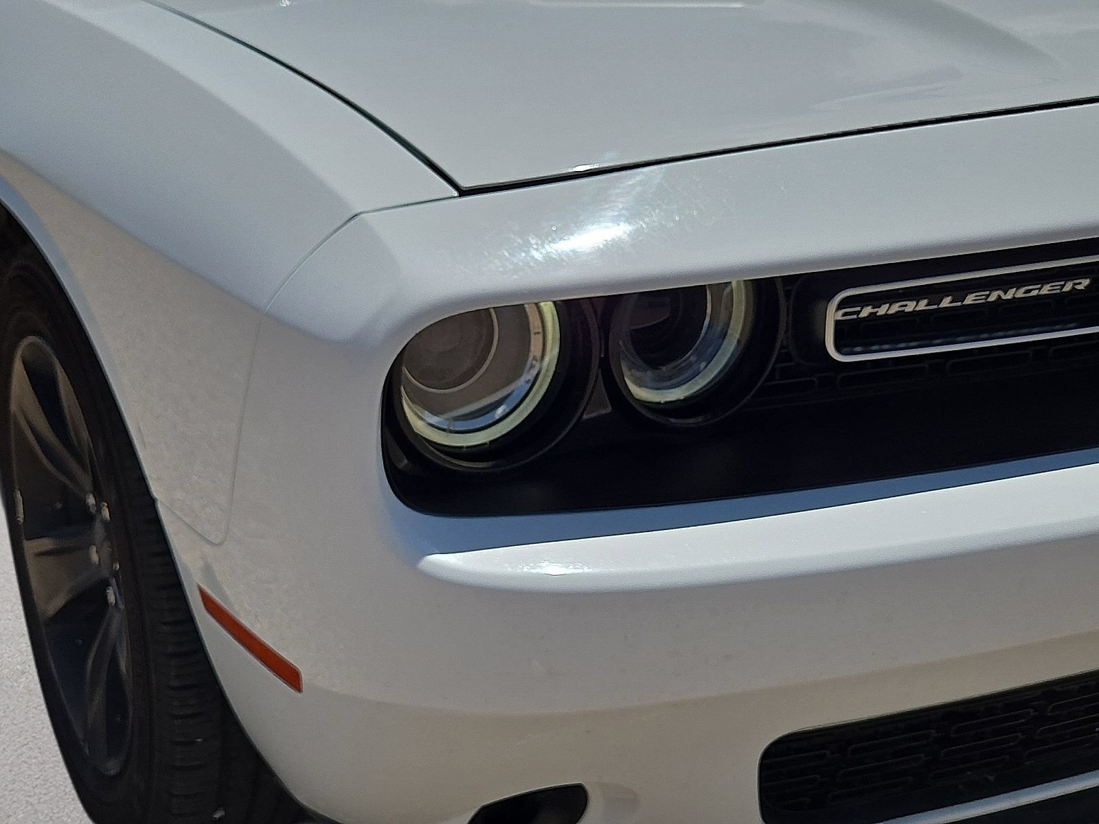 Used 2016 Dodge Challenger SXT RWD image 9