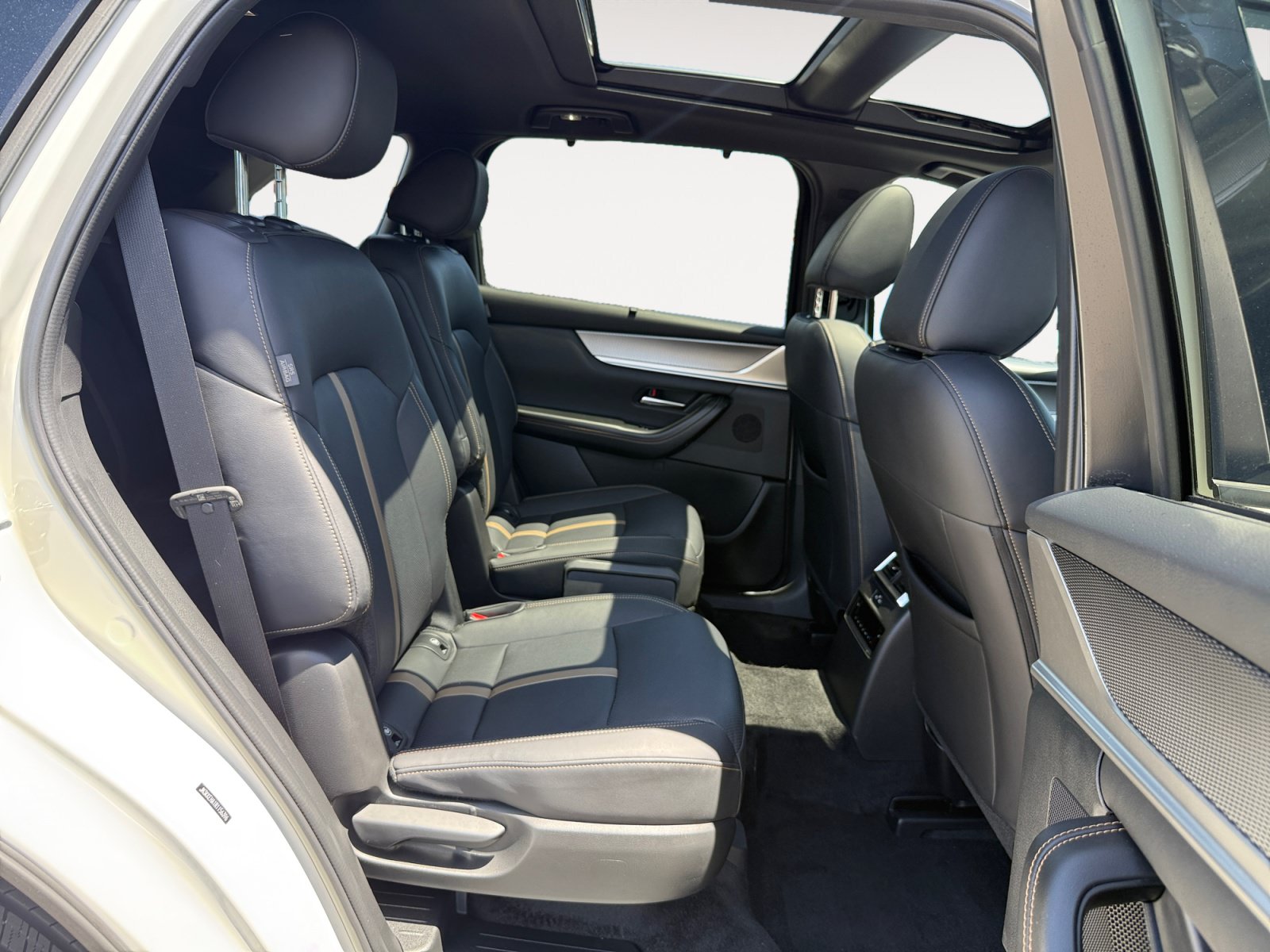 Certified 2024 MAZDA CX-90 Plug-In Hybrid w/ Premium Plus AWD/4WD image 18