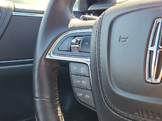 Used 2018 Lincoln Continental Select w/ Continental Climate Package AWD/4WD image 12