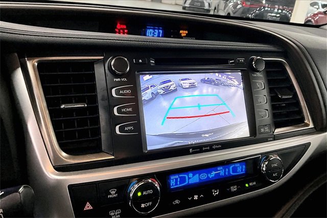 Used 2019 Toyota Highlander XLE image 14