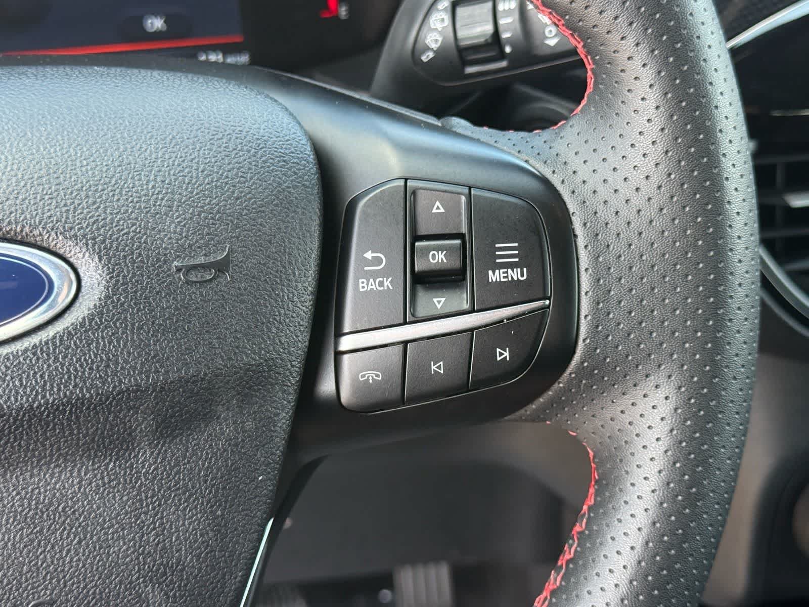 Used 2025 Ford Escape ST-Line Select AWD/4WD image 17