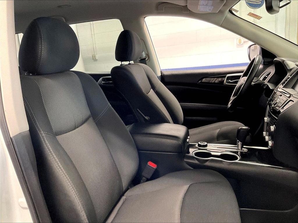 Used 2020 Nissan Pathfinder SV AWD/4WD image 11