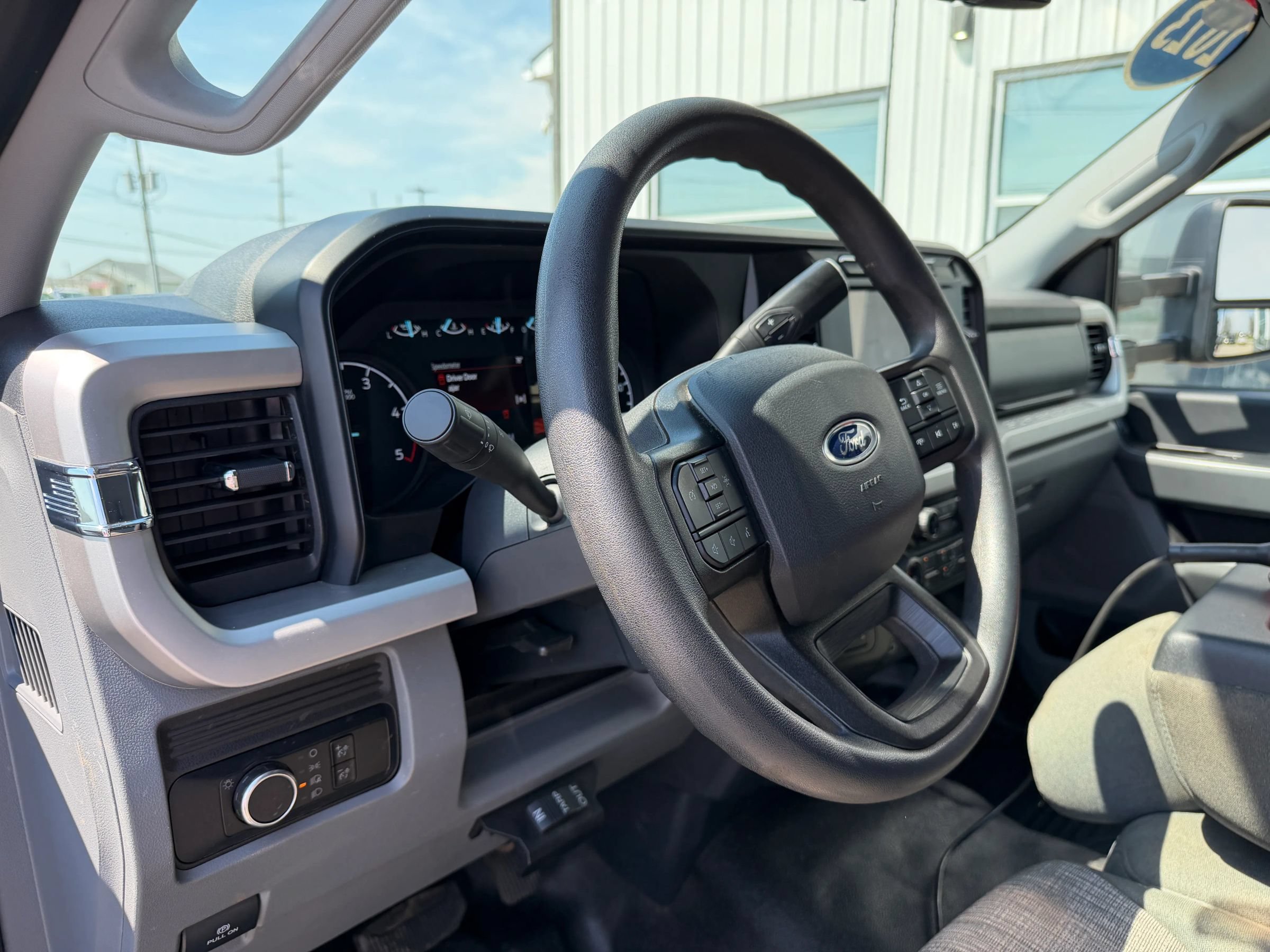 Used 2023 Ford F450 XLT AWD/4WD image 14