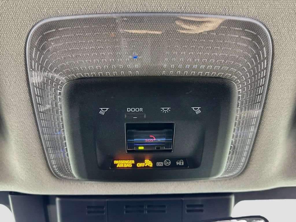 Used 2024 Toyota Prius XLE FWD image 21